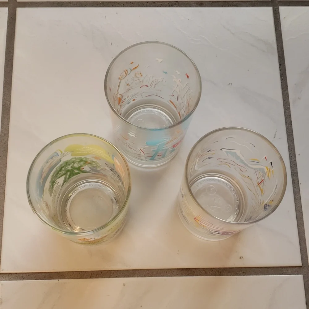 Vintage rare hard to find set of McDonalds Disney years of magic tumblers (3) - Picture 8 of 8